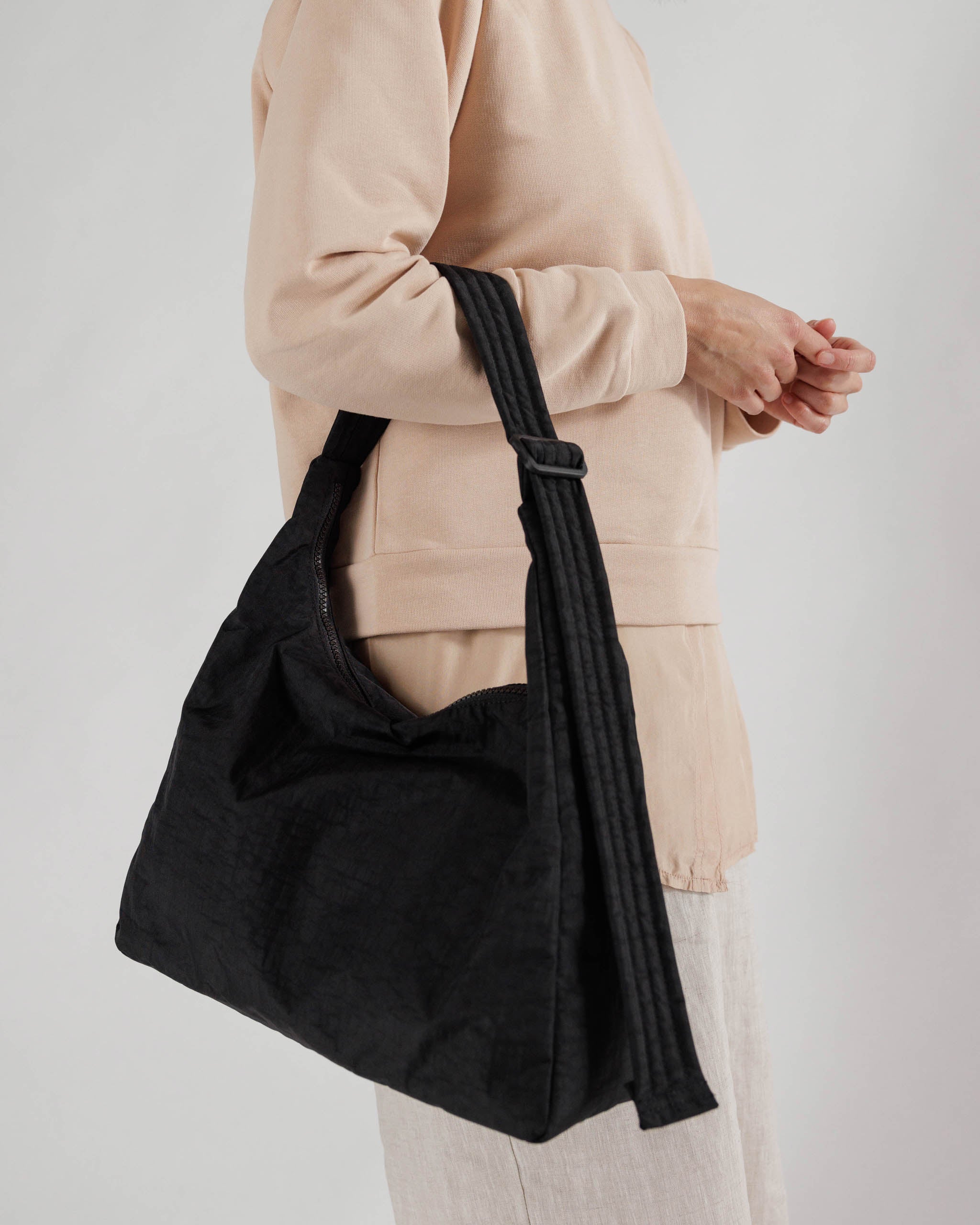 BAGGU, Bags, Baggu Nylon Shoulder Bag Taupe New
